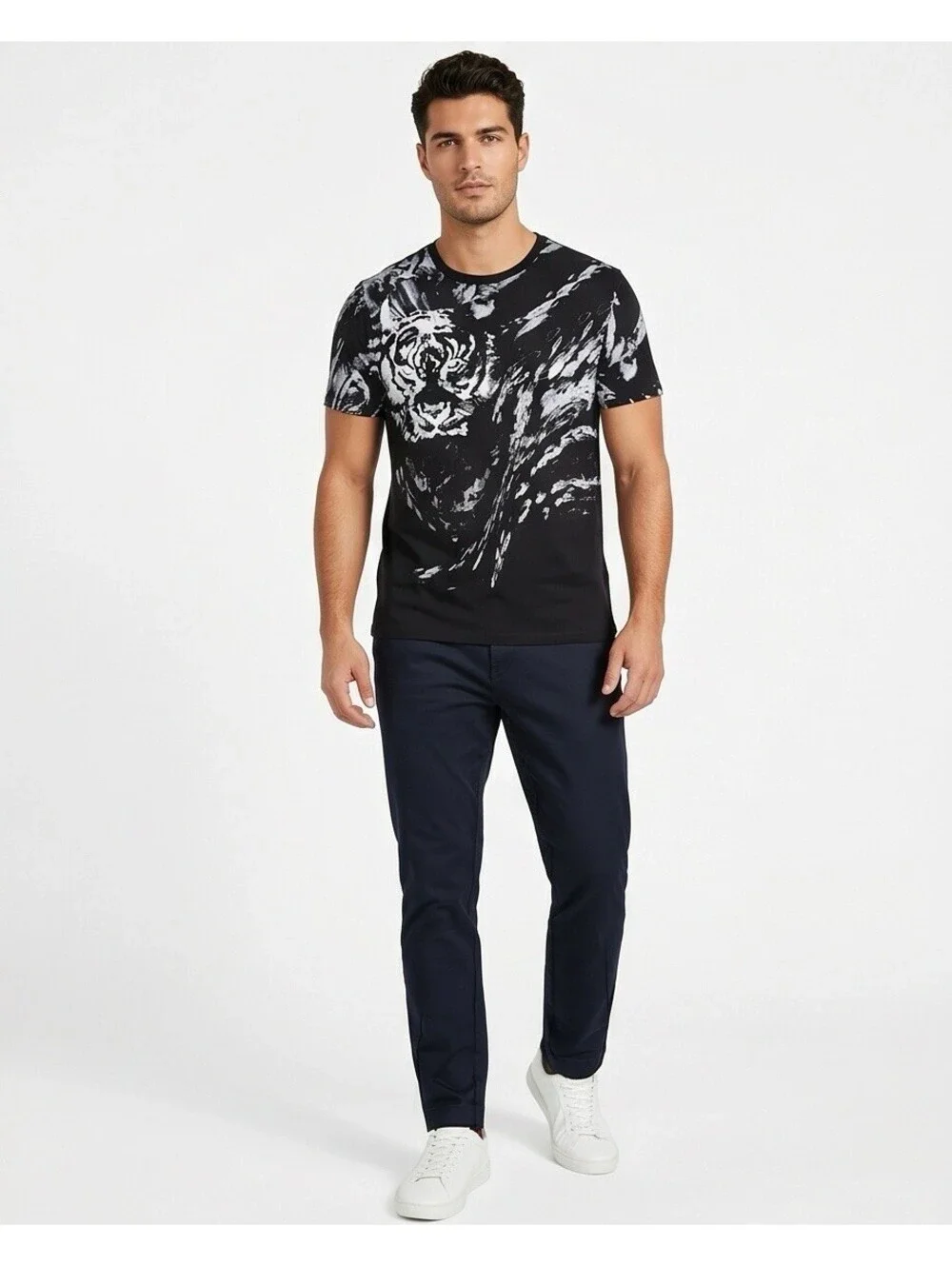 GUESS Men’s Tiger Graphic Tee XL Black Cotton Crew Neck Short Sleeve Shirt - Picture 1 of 8